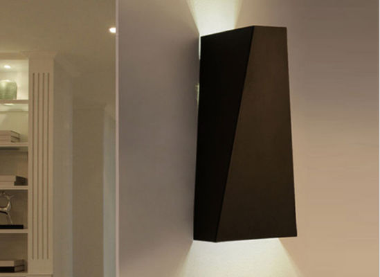 Chất liệu kim loại Đường kính 10,5cm Chiều cao 22cm Đèn tường hiện đại trong nhà